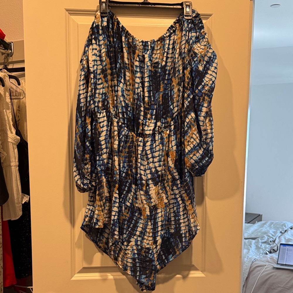 Chic Blue And White Patterned Romper - image 1